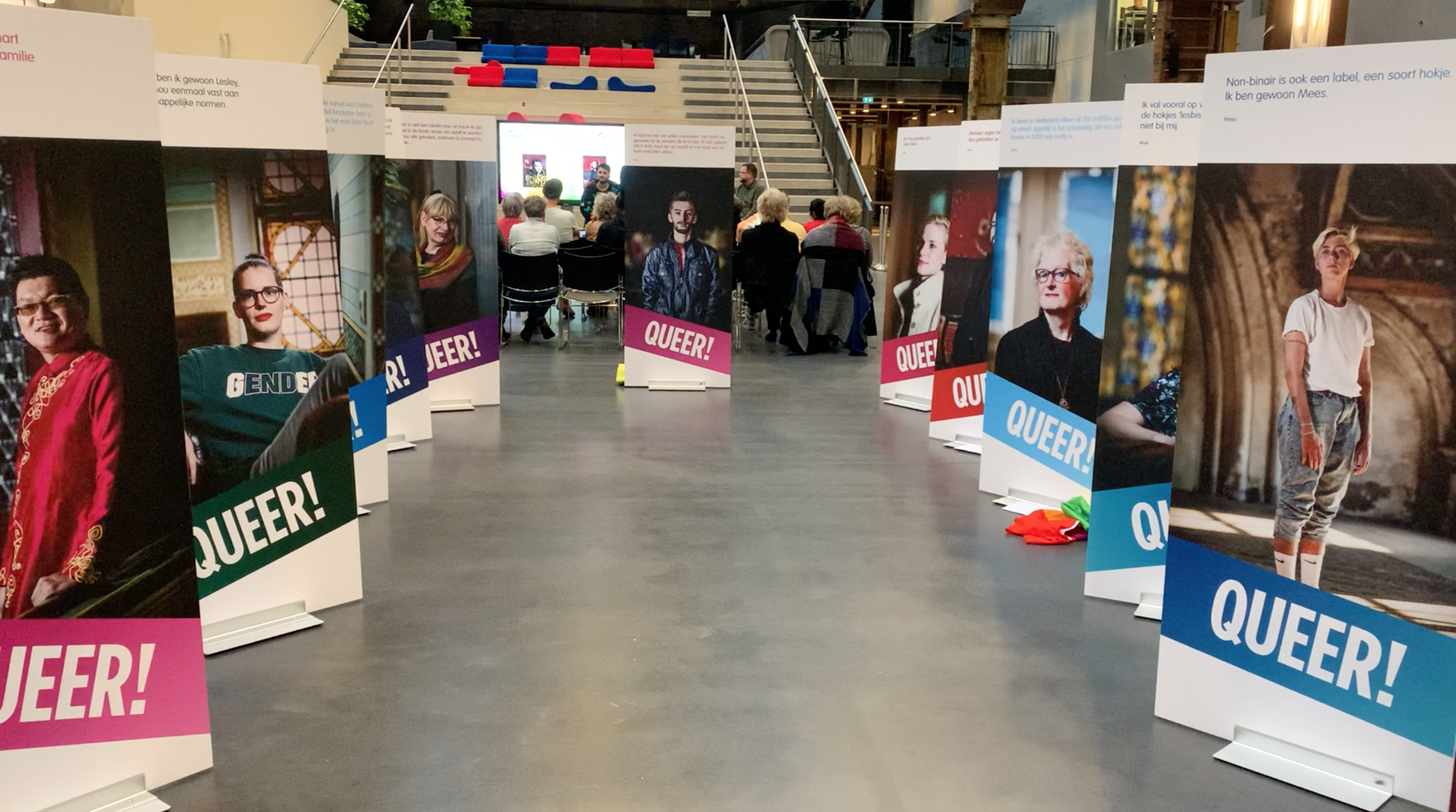 Foto-expositie QUEER! afgetrapt in Hengelo: ‘Ik ben zeker trots dat ik op deze foto sta’