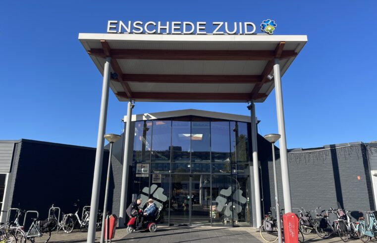 Kijkje in de wijk: 50-jarig bestaan winkelcentrum Enschede-Zuid werd groots gevierd