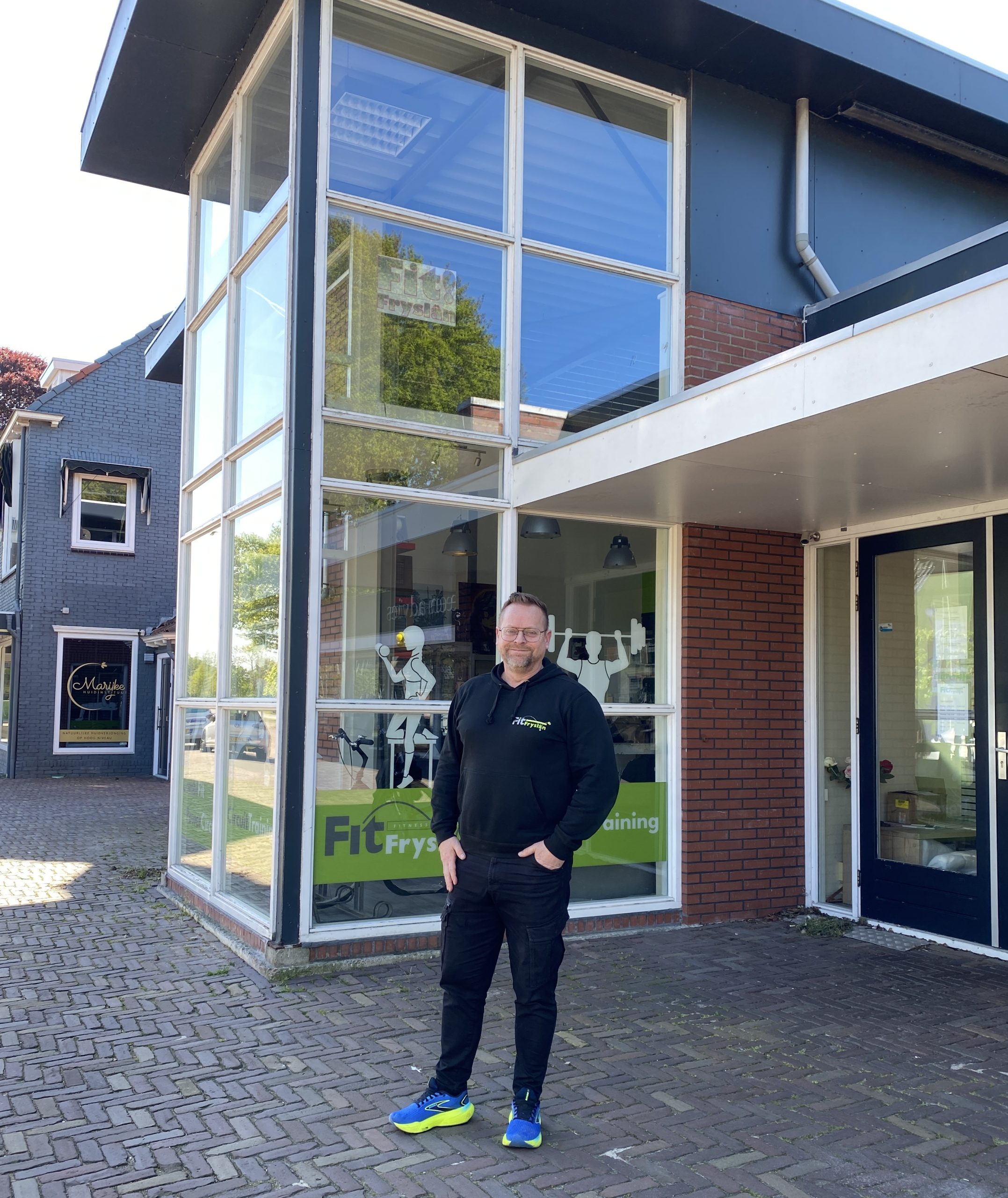 Sportschool Hurdegaryp noodgedwongen op zoek naar nieuwe locatie door komst koopwoningen: ‘Teleurstelling dat ik hier niet kan blijven’