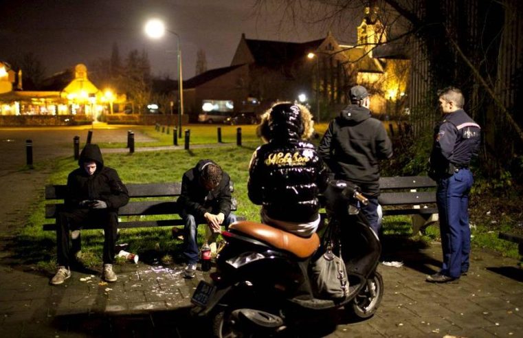Beschermd: Bewoners Hurdegaryp worstelen met overlast rond winkelcentrum en pizzeria