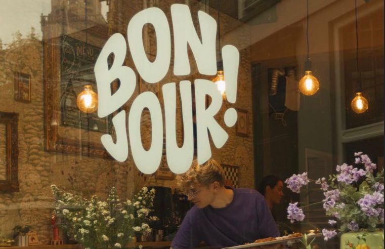 Van Kwispelveld naar Croissanterie: Hoe Rio de deuren opende voor gesprekken die verder gaan dan de hondenriem