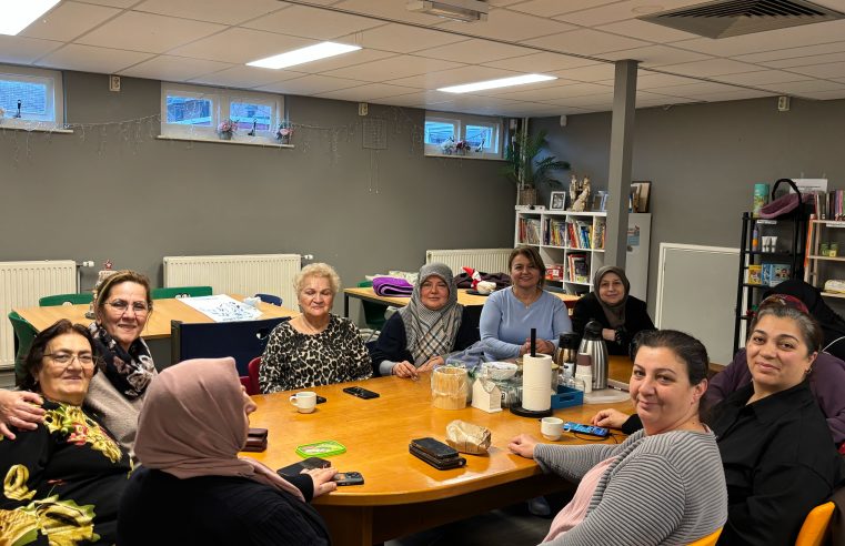 Tussen cultuur en gemeenschap: hoe Turkse vrouwen met elkaar in verbinding blijven binnen de Vijfhoek Deventer