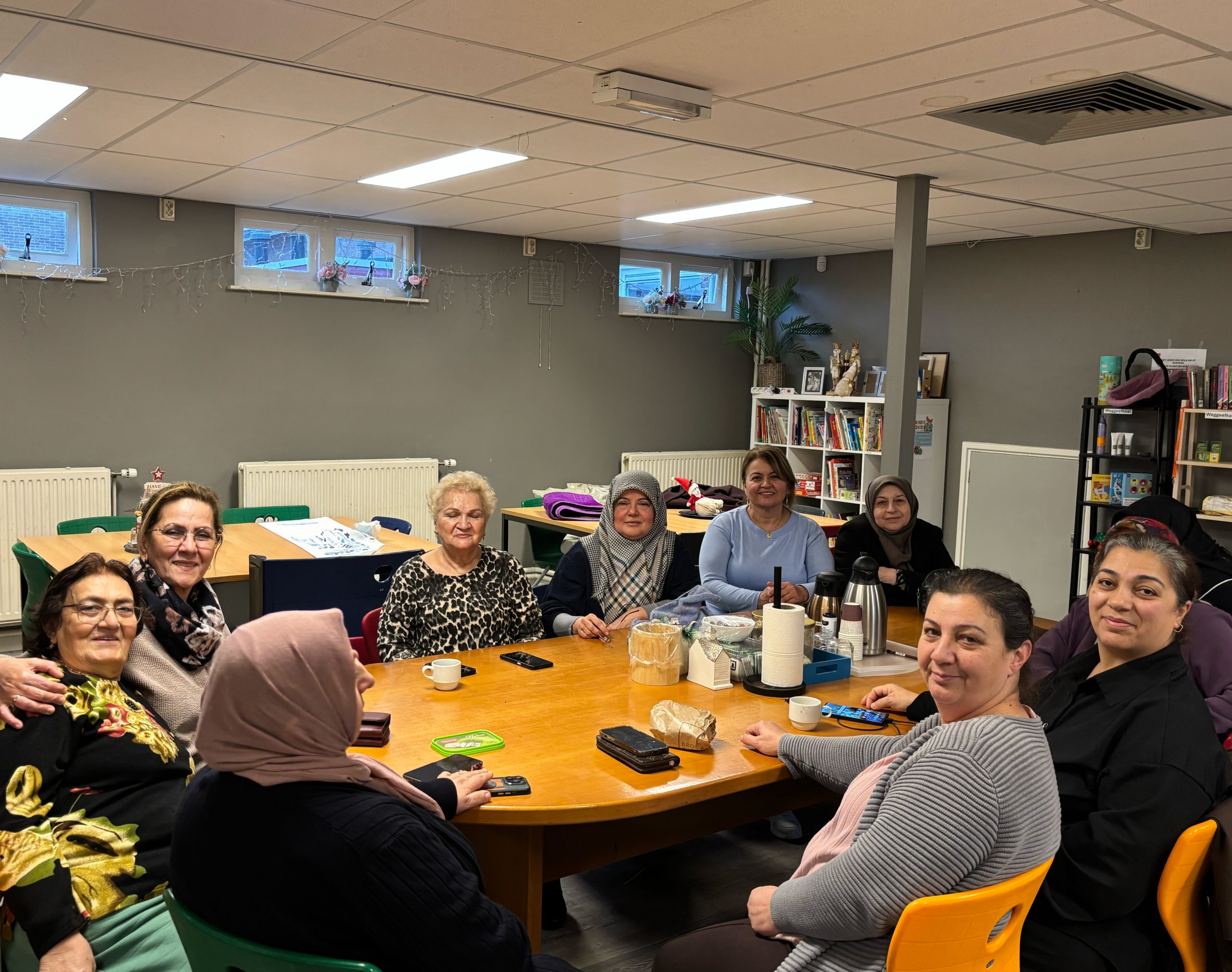 Tussen cultuur en gemeenschap: hoe Turkse vrouwen met elkaar in verbinding blijven binnen de Vijfhoek Deventer